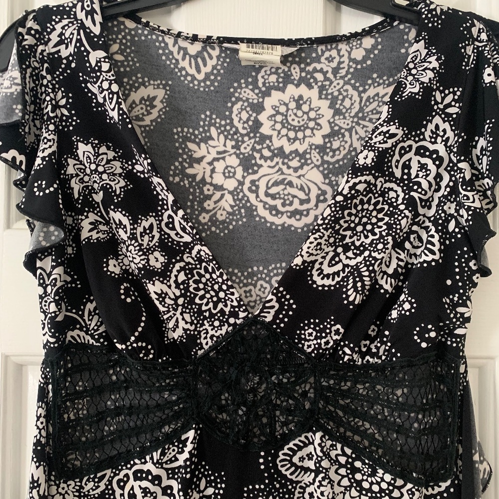 Black & White pattern dress with lace mid section - Picture 2 of 9